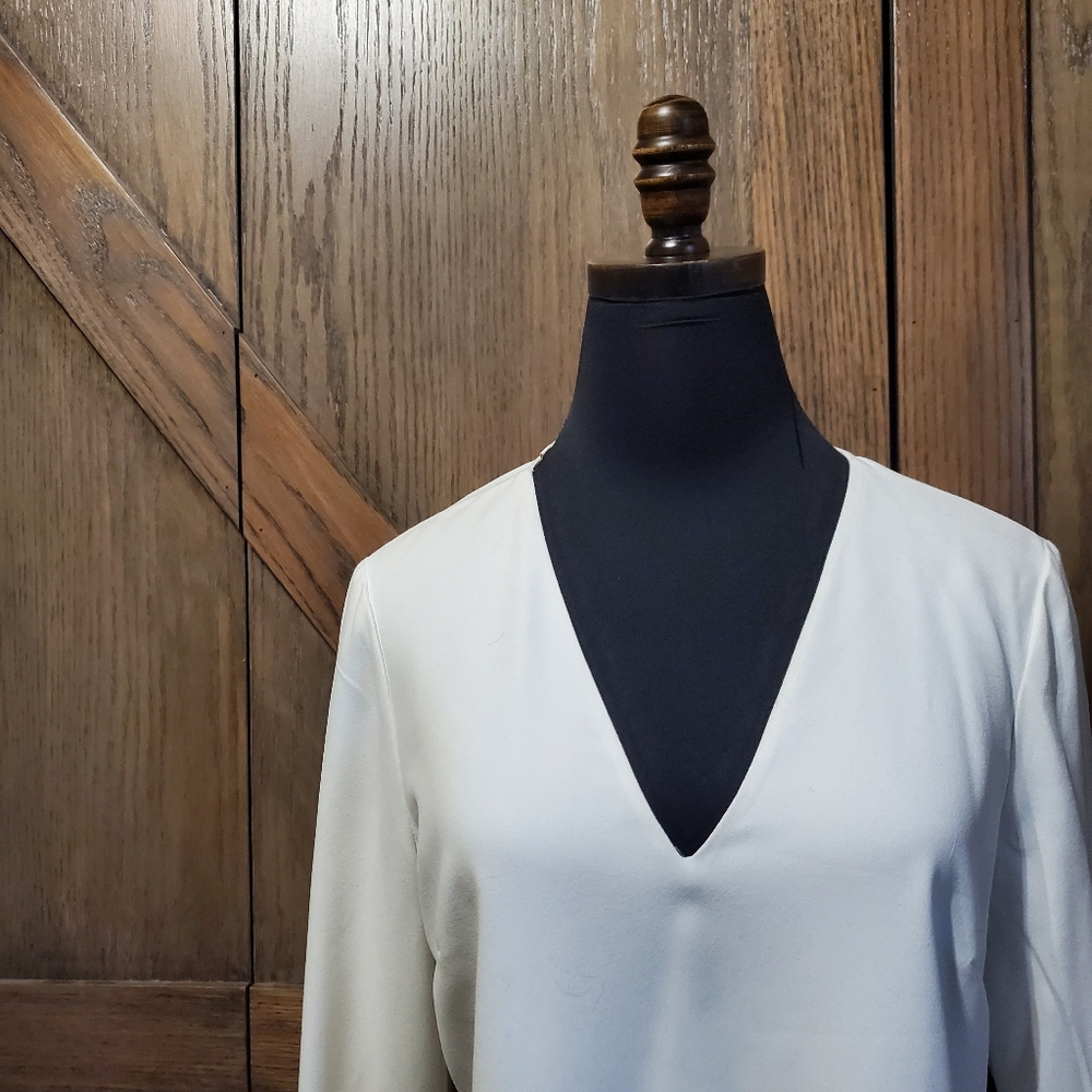 LAST CHANCE Ted Baker White Fitted Ruffled Blouse - Picture 5 of 5